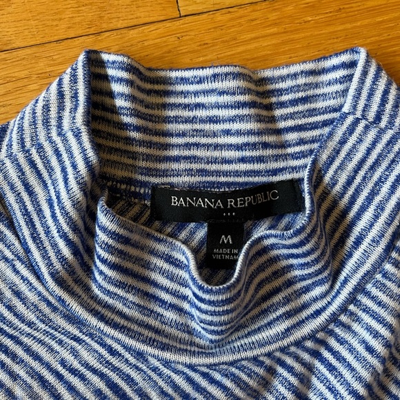 Blue striped banana republic sleeveless top - Picture 3 of 4